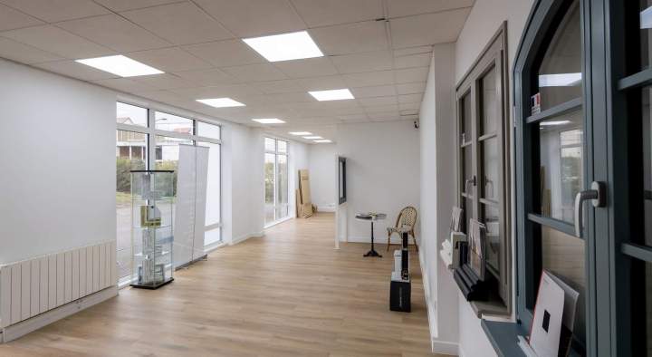 Salle d'exposition menuiseries Chambourcy